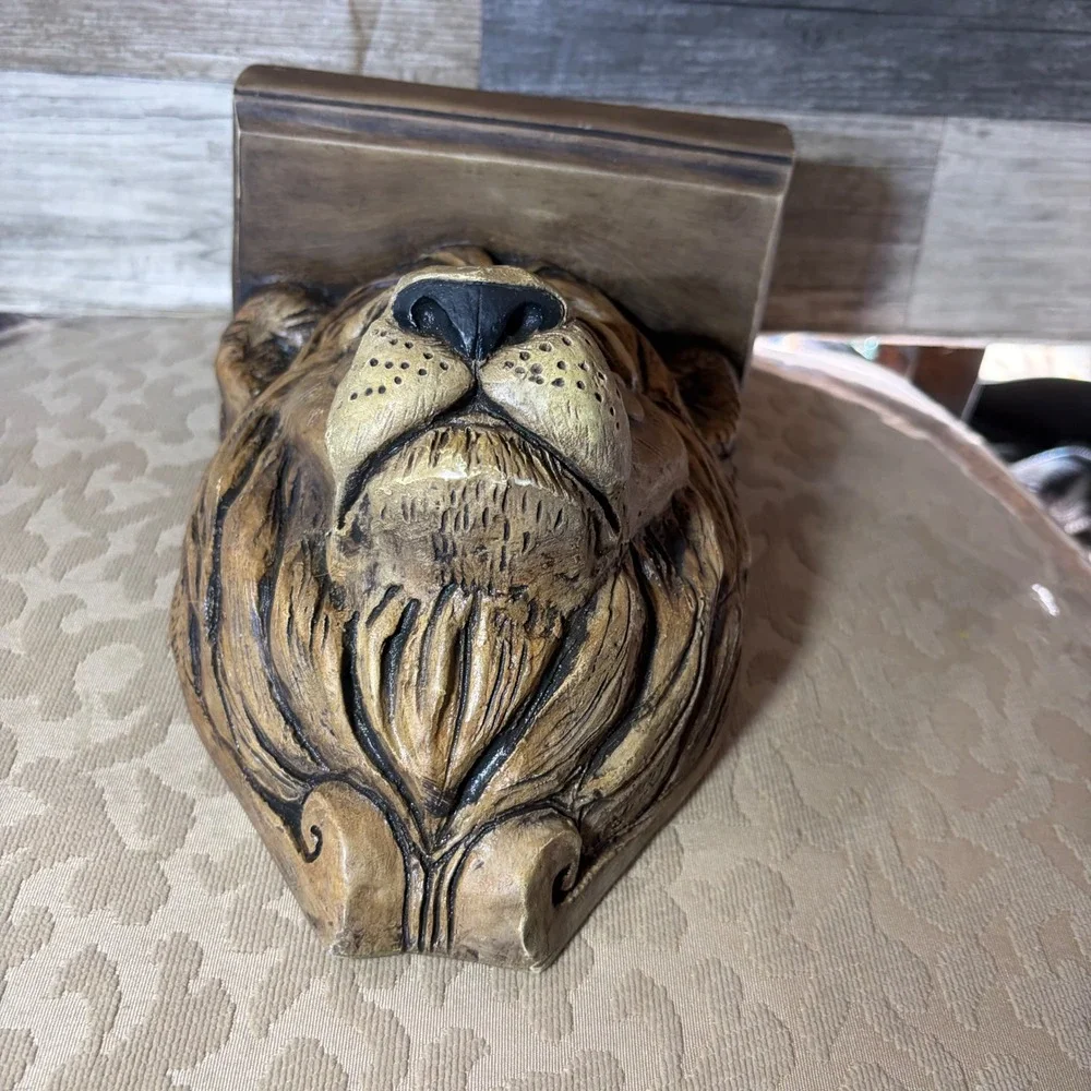 Telle M. Stein Lion Head Wall Bracket Shelf 2001 Stone Bunny Corbel Decor